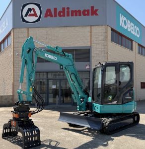 Aldimak entrega una miniexcavadora Kobelco SK58SRX-7E en Lleida noticias maquinaria