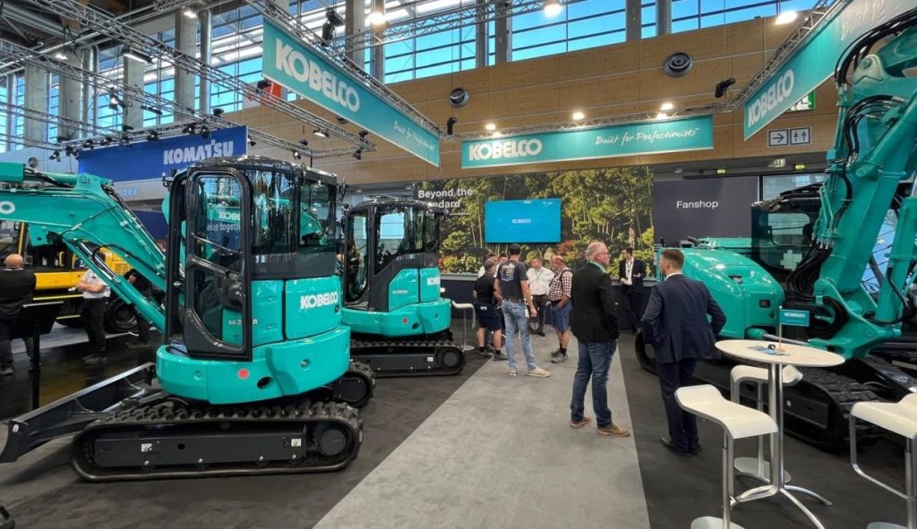 KOBELCO muestra sus excavadoras compactas en GaLaBau 2026 noticias maquinaria