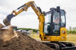 Caterpillar presenta las nuevas miniexcavadoras Cat 302.4 CR y 302.6