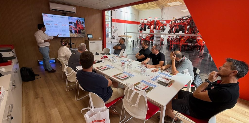 Ferreras Comercial Agraria refuerza la formación noticias maquinaria