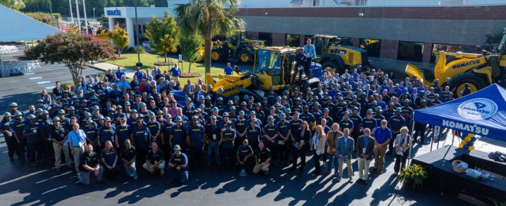 Komatsu celebra 25 años de fabricación en su planta de Newberry noticias maquinaria