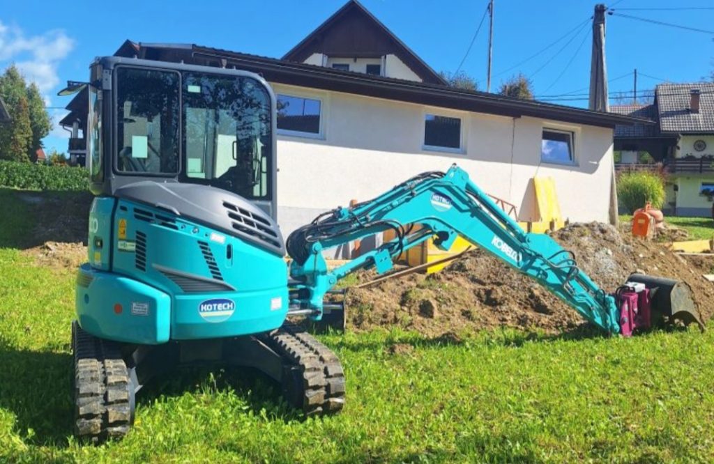 La miniexcavadora Kobelco SK35SR-6E para trabajos de paisajismo noticias maquinaria